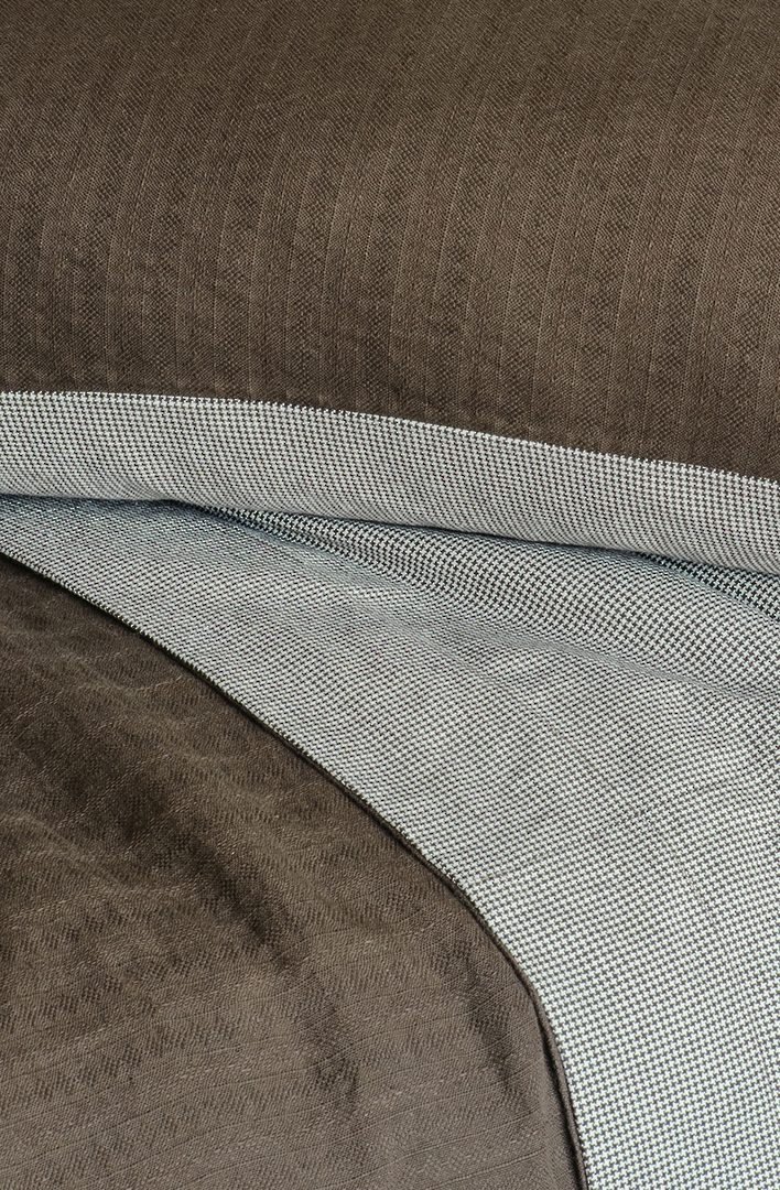 Bianca Lorenne Meiya Cocoa Bedspread | Lightweight Linen Bedspread NZ image 2